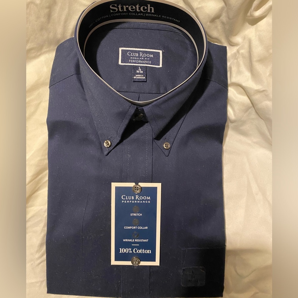 CLUB ROOM BUTTON DOWN